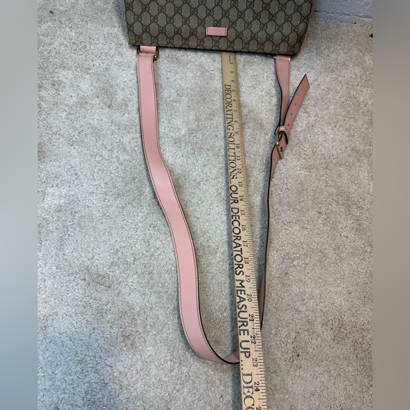 GUCCI GG Supreme Monogram Pink Lined Medium Flat Crossbody Messenger Bag Canvas - Picture 17 of 17